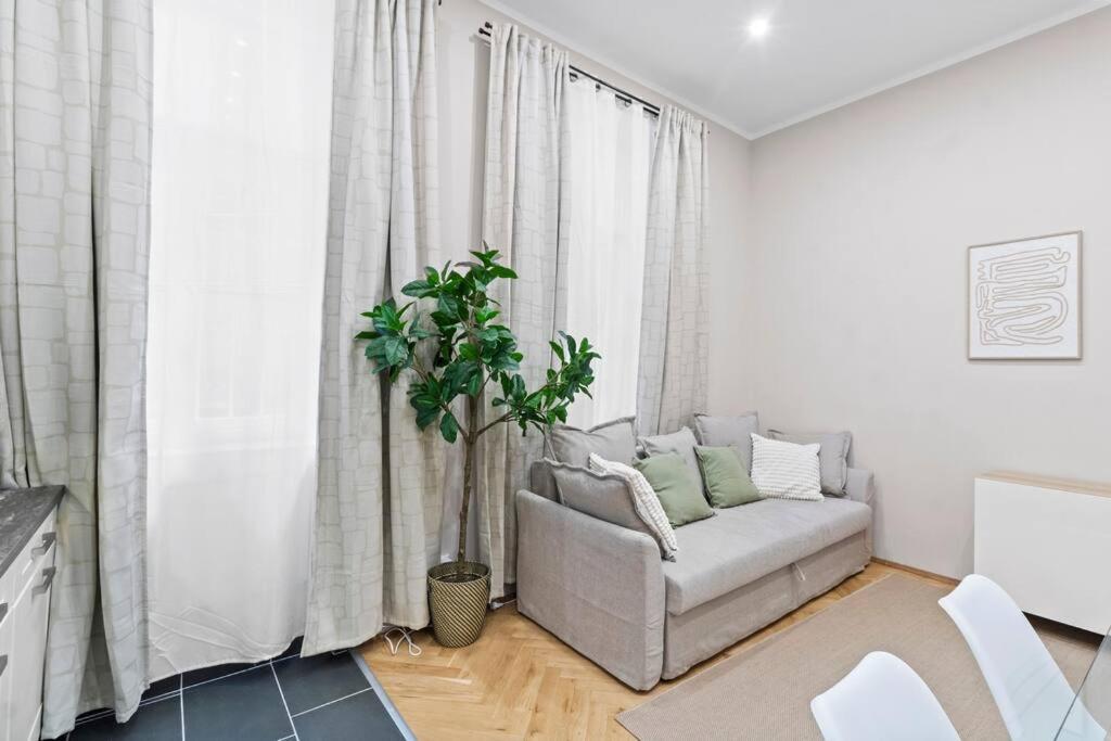 Apartment Next To Mariahilferstrasse I Bars, Cafe I Fast Wifi Wien